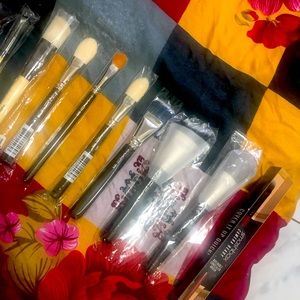 Brand new brushes from Estée Lauder brands (Mac, Bobbi brown and smash box)